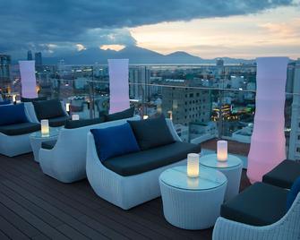 Parosand Da Nang Hotel -Belle Maison Parosand Da Nang Hotel - דה נאנג - מרפסת