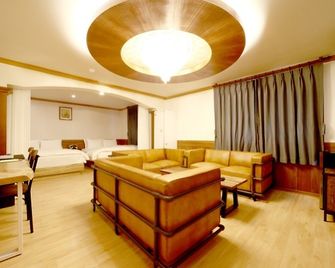 Uneed Hotel - Daegu