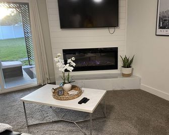 Adorable Studio By Slcc - Salt Lake City - Living room