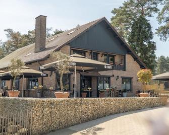 Nice Chalet With Dishwasher, Maastricht at 16 km - Zutendaal - Gebäude