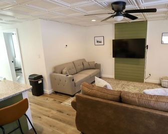 1 Bedroom Single Family Condo, Minutes from Slopes - Davis - Huiskamer