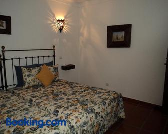 Alojamento Pero Rodrigues - Alandroal - Schlafzimmer