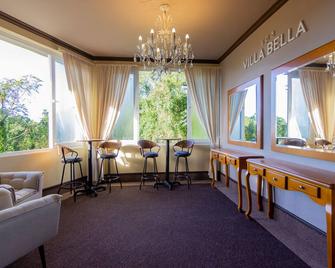Villa Bella Hotel & Spa Gramado - Gramado - Olohuone