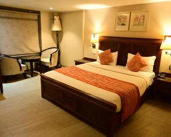 Sai Palace Inn - Mumbai - Bedroom