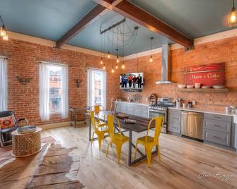 Your Nest Away From Home - Missoula - Kitchen