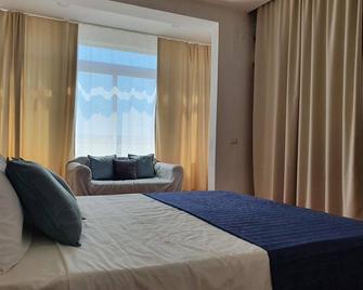 Spacious apartment in Portoscuso with sea view - Portoscuso - Bedroom