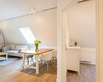 Urlaub auf dem Lande - Ferien-Apartment Süd-West - Gremersdorf - Їдальня