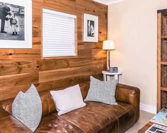 Sugar Hotel - Cape Town - Living room