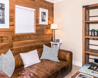 Sugar Hotel - Cape Town - Living room