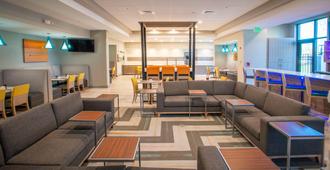 Holiday Inn Pensacola - University Area - Pensacola - Salon