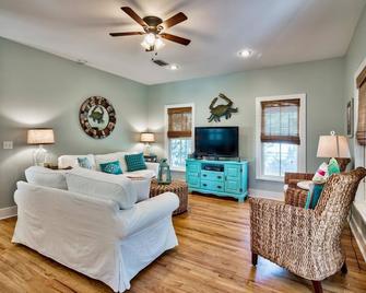 Magnolia Cottages 163 Patina 3 Bedroom Holiday Home By Coastal Dreamin - WaterSound - Living room