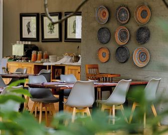 Phezulu Guest Lodge - Victoria Falls - Restaurant