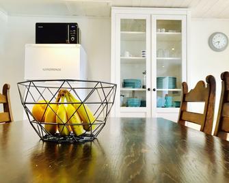Traditional cottage overlooking the Atlantic - Clonakilty - Dining room