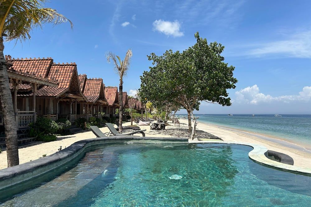Blue Harbor Beachfront Villas & Resto - נוסה פנידה