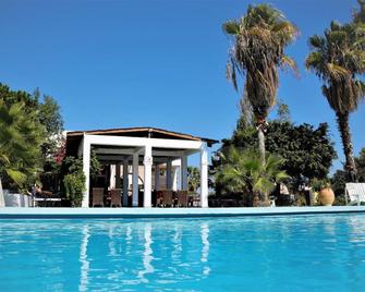 Rhodian Sun Hotel - Kremasti - Piscina