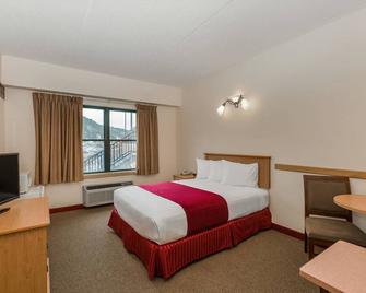 Travelodge Inn & Suites by Wyndham Deadwood - Deadwood - Bedroom
