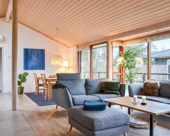 3 Bedroom Stunning Home In Graested - Græsted - Wohnzimmer