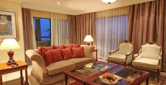 Kigali Serena Hotel - קיגאלי - סלון