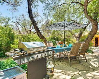 Vibrant Casa Paloma with Patio - Near Vineyards! - Patagonia - Patio