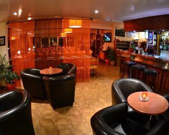 Hotel Restaurant Le Porto - Ota - Bar