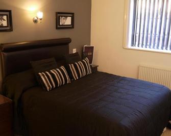 The Lodge - Doncaster - Bedroom