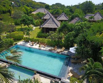 Sunia Loka - Gerokgak - בריכה