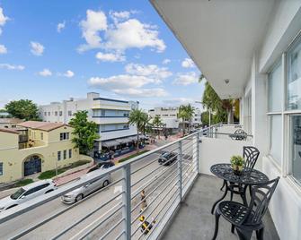Rock Apartments by Lowkl - Miami Beach - Balcony
