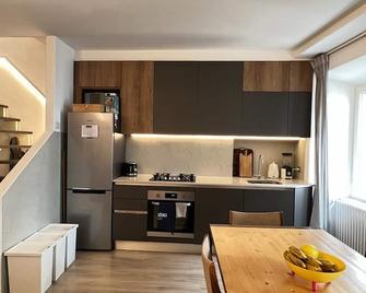 Terrazza sul tetto - Cannobio - Cocina