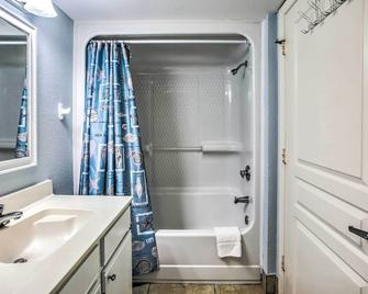 Community Perks and Beach North Myrtle Beach Condo - North Myrtle Beach - Bathroom