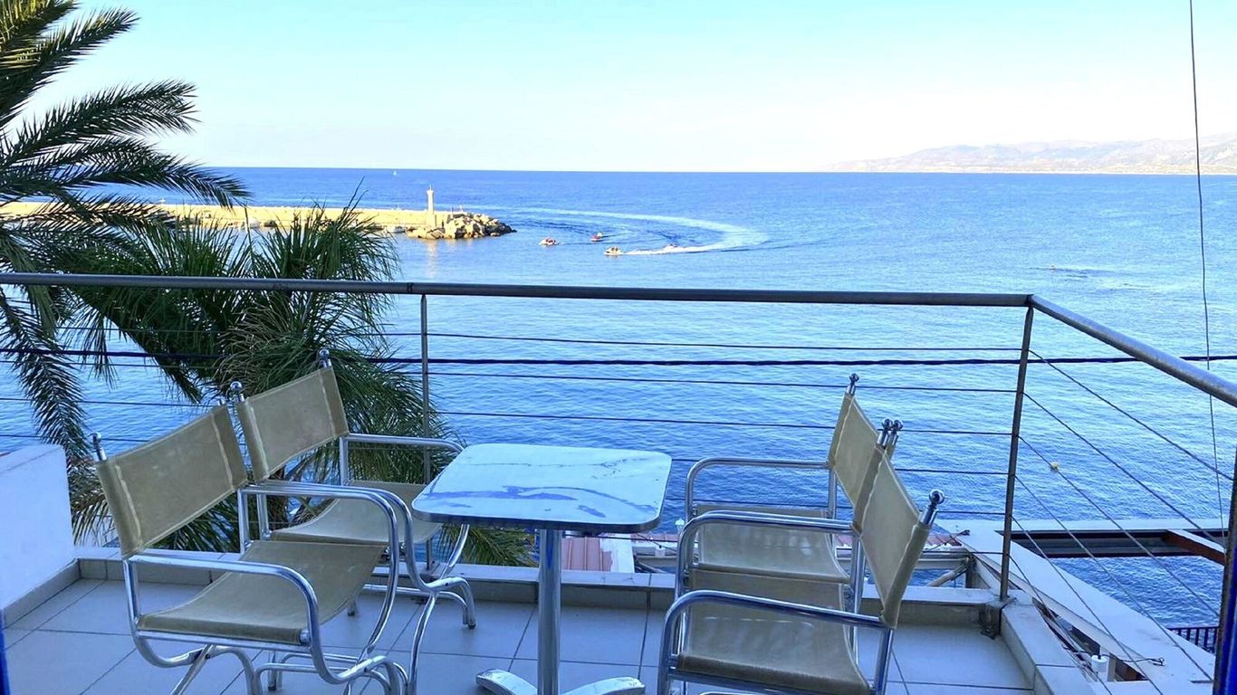 Kassavetis Center - Hotel Studios & Apartments