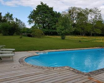 Les Roberderies - Noyant-Villages - Piscina