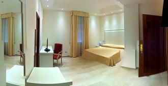 Hotel Europa - Foggia - Yatak Odası