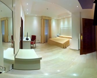 Hotel Europa - Foggia - Habitación