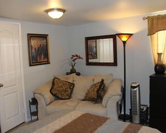 Zen Retreat San Diego - La Mesa - Living room