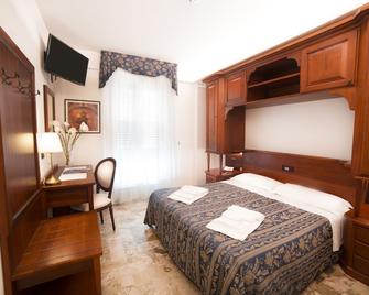 Hotel La Giara - Cefalù - Schlafzimmer