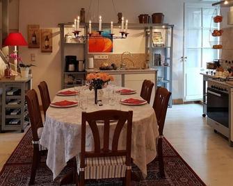 Holiday house Gensac for 1 - 6 persons with 2 bedrooms - Holiday home - Gensac - Comedor