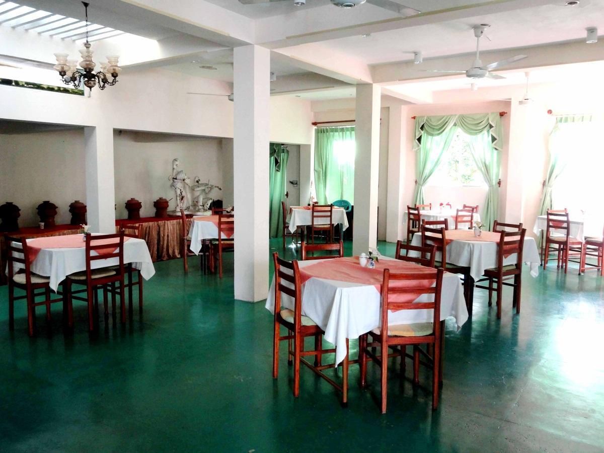 ستار هوليداي ريزورت - هيكادوا - مطعم