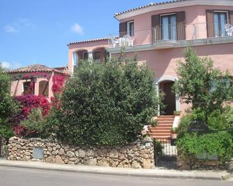 Bed & Breakfast Dessole - Olbia - Edificio