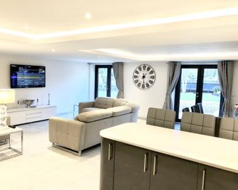 Millstream Mews - Bakewell - Living room