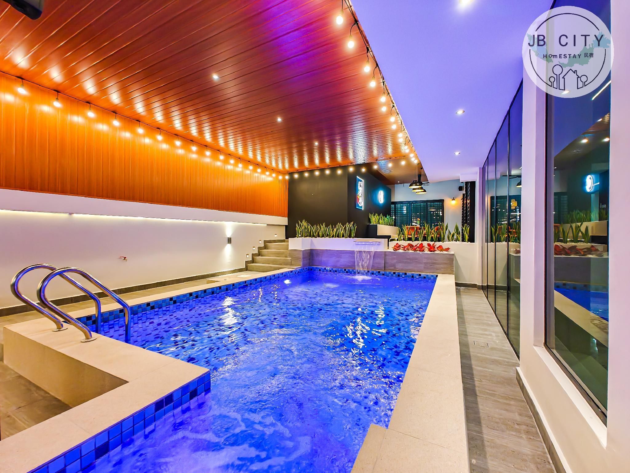 Luxury Viila by JBcity Home - ג'והור באהרו - בריכה