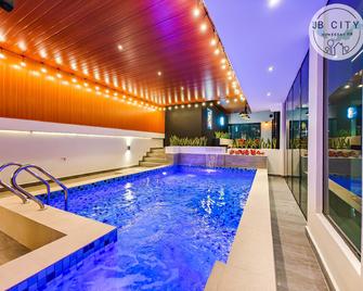 Luxury Viila by JBcity Home - Johor Bahru - Pool