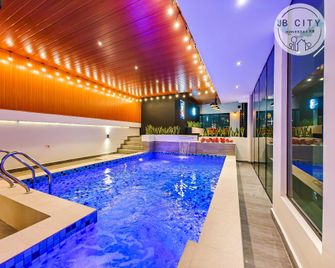 Luxury Viila by JBcity Home - Johor Bahru - Pool