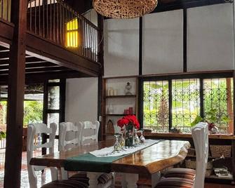 Relaxing chalet 10 minutes away from the National Coffee Park - Montenegro - Restaurant