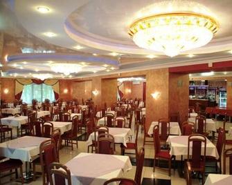 Regina Petrovsky Hotel - Petrovskiy - Restaurante