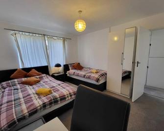 Millmead Apartment in central Guildford with parking - Guildford - Sypialnia