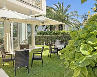 Hotel Pigalle - Forte dei Marmi - Patio