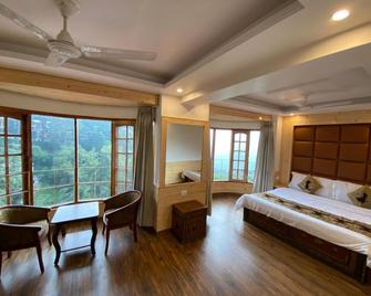 Hotel Silverine - Shimla - Bedroom