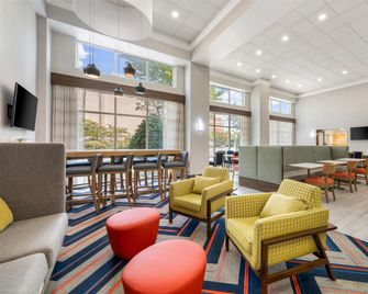Hampton Inn & Suites Charlotte-Airport - Charlotte - Hall