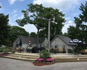 Parkview Cottage #9 - Only 1/2 block to the Beach - Ludington - Building