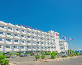 Silver Sands Beach Hotel - Protaras - Building
